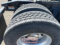 2021 Freightliner CASCADIA 6X4 T/A SLEEPER TRUCK