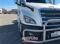 2021 Freightliner CASCADIA 6X4 T/A SLEEPER TRUCK