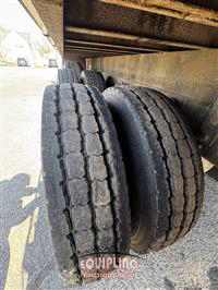 2000 Volvo WG TRI/AXLE FLATBED DUMP TRUCK