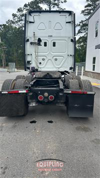 2015 Freightliner CASCADIA
