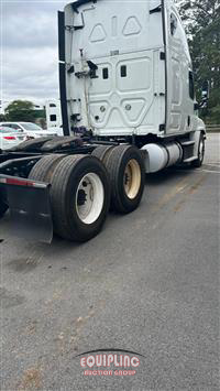 2015 Freightliner CASCADIA