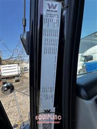 2017 Western Star 4700 TRI/A FLATBED W/ CRANE TR