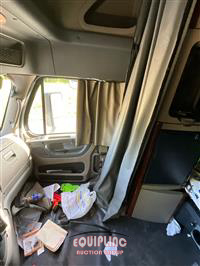 2018 Freightliner CASCADIA 6X4 T/A SLEEPER TRUCK