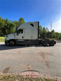 2018 Freightliner CASCADIA 6X4 T/A SLEEPER TRUCK