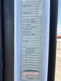 2016 Volvo VNL 6X4 T/A SLEEPER TRUCK TRAC