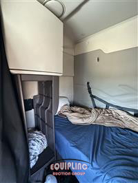 2016 Volvo VNL 6X4 T/A SLEEPER TRUCK TRAC