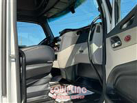 2023 Peterbilt 579