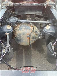 2015 Peterbilt 579 6X4 T/A SLEEPER TRUCK TRAC