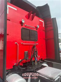 2015 Peterbilt 579 6X4 T/A SLEEPER TRUCK TRAC