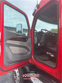 2015 Peterbilt 579 6X4 T/A SLEEPER TRUCK TRAC