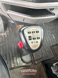 2015 Peterbilt 579 6X4 T/A SLEEPER TRUCK TRAC