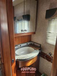 2004 COUNTRY CO INTRIGUE T/A MOTORCOACH