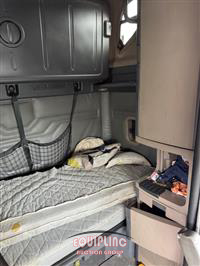 2019 Freightliner CASCADIA 6X4 T/A SLEEPER TRUCK
