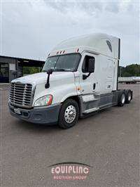 2019 Freightliner CASCADIA 6X4 T/A SLEEPER TRUCK
