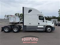 2019 Freightliner CASCADIA 6X4 T/A SLEEPER TRUCK