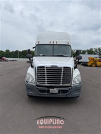 2019 Freightliner CASCADIA 6X4 T/A SLEEPER TRUCK