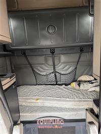 2019 Freightliner CASCADIA 6X4 T/A SLEEPER TRUCK