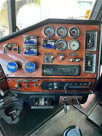 2001 Freightliner FLD132