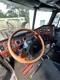 2001 Freightliner FLD132