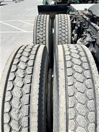 2001 Freightliner FLD132