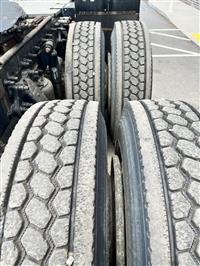 2001 Freightliner FLD132