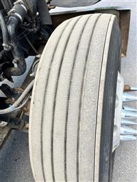 2001 Freightliner FLD132