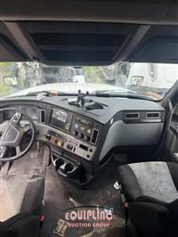 2018 Freightliner CASCADIA T/A 6X4 SLEEPER TRUCK