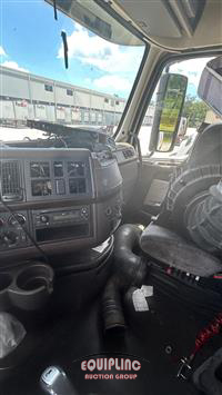 2015 Volvo VNL