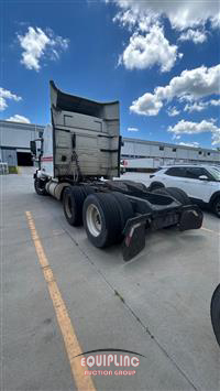 2017 Volvo  VNL64T420