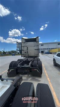 2017 Volvo  VNL64T420