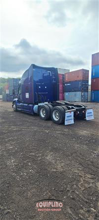 2023 Peterbilt 579 6X4 T/A SLEEPER TRUCK TRAC