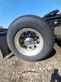 2023 Peterbilt 579 6X4 T/A SLEEPER TRUCK TRAC