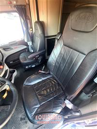 2023 Peterbilt 579 6X4 T/A SLEEPER TRUCK TRAC