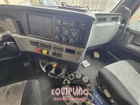 2019 Freightliner CASCADIA 6X4 T/A SLEEPER TRUCK