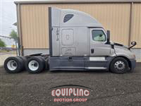 2019 Freightliner CASCADIA 6X4 T/A SLEEPER TRUCK