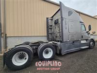 2019 Freightliner CASCADIA 6X4 T/A SLEEPER TRUCK