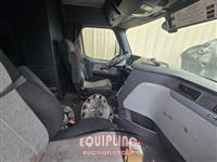 2019 Freightliner CASCADIA 6X4 T/A SLEEPER TRUCK