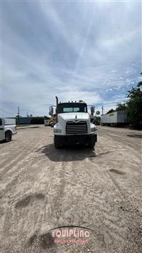 2007 Mack CXN 