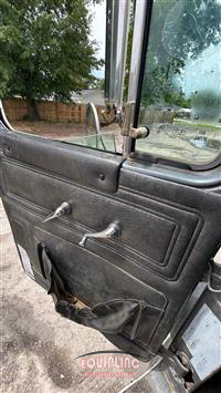 2000 Mack DM690S