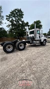 2005 Mack CH 613