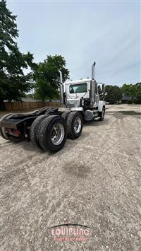 2005 Mack CH 613
