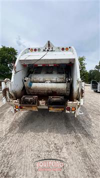 2004 Mack MR