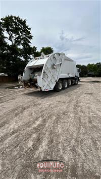 2004 Mack MR