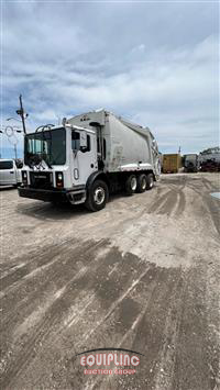 2004 Mack MR