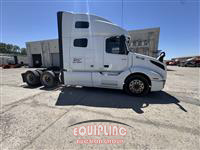 2019 Volvo VNL 6X4 T/A SLEEPER TRUCK TRAC
