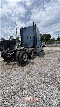 2012 Freightliner CASCADIA 6X4 T/A SLEEPER TRUCK