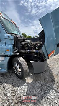 2012 Freightliner CASCADIA 6X4 T/A SLEEPER TRUCK