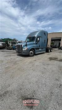 2012 Freightliner CASCADIA 6X4 T/A SLEEPER TRUCK