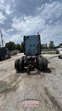 2012 Freightliner CASCADIA 6X4 T/A SLEEPER TRUCK