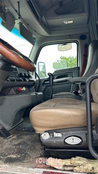 2014 Kenworth T680 6X4 T/A SLEEPER TRUCK TRA